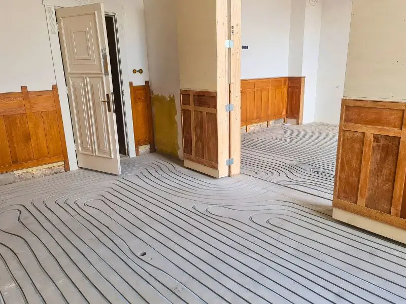 Woning met vloerverwarming, klaar voor de nieuwe vloer